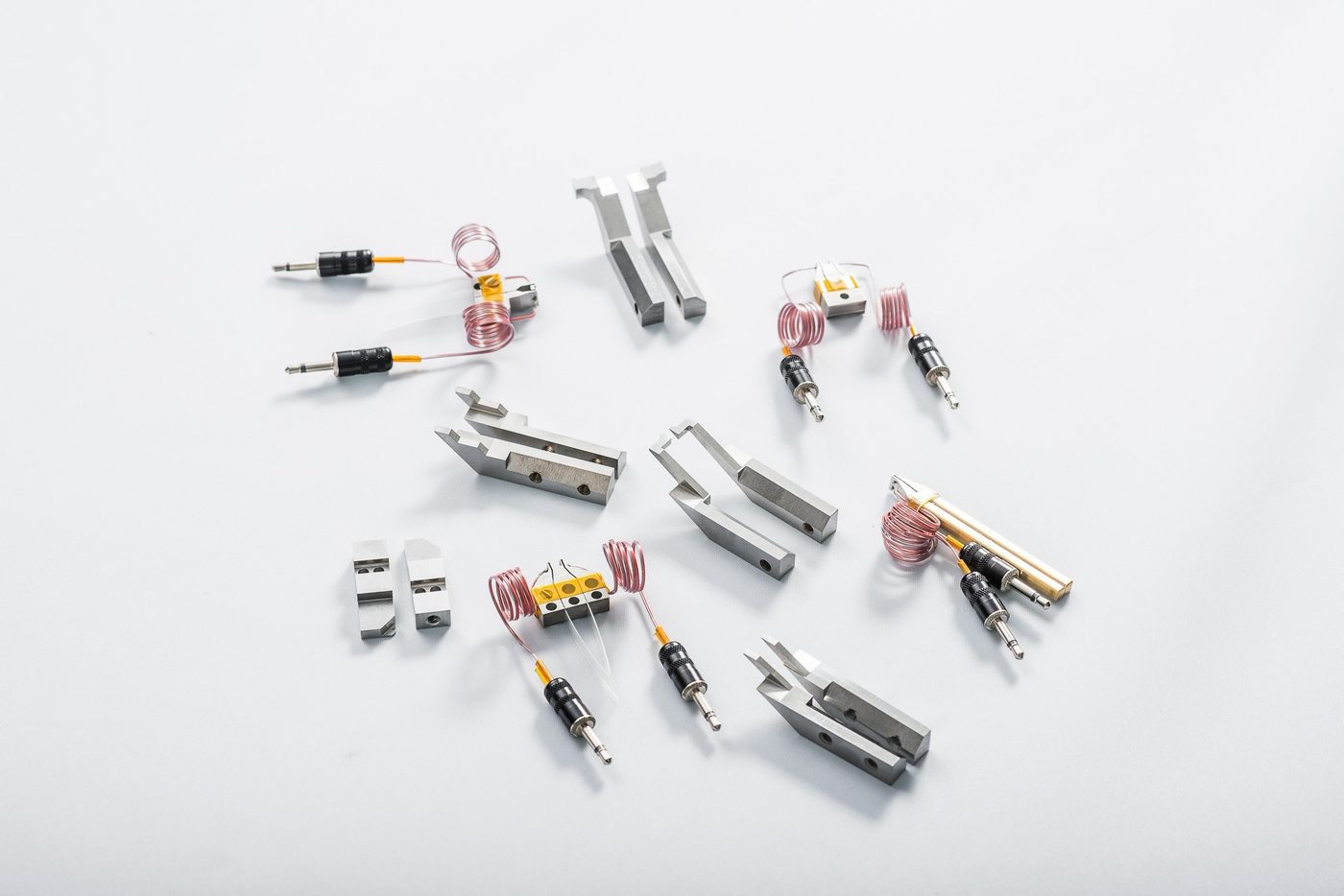 ปลาย hot-bar reflow พร้อมเทอร์โมคัปเปิลและปลั๊ก แท่ง thermode ทองแดงผสม และ gripper finger สเตนเลสชุบแข็งเป็นคู่